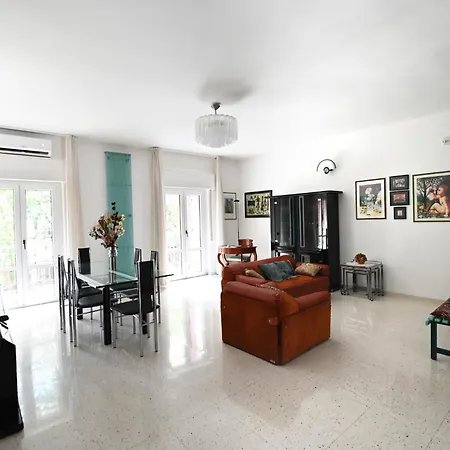 Apartmán Guesthost - Spacious In *