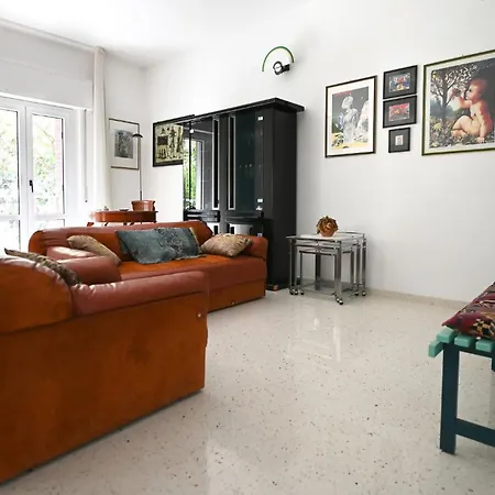 Guesthost - Spacious In Apartmán Matera