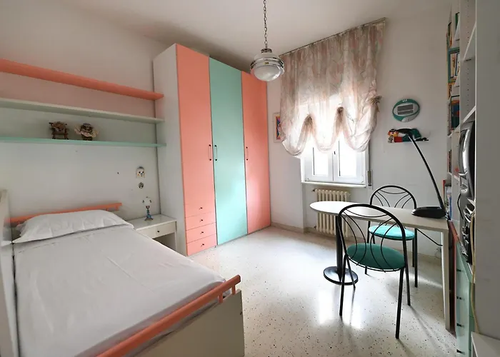 Guesthost - Spacious In *