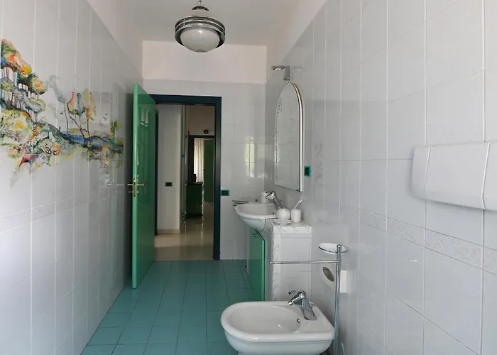 Guesthost - Spacious In