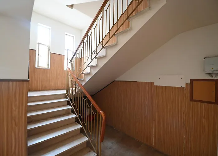 Guesthost - Spacious In Apartmán